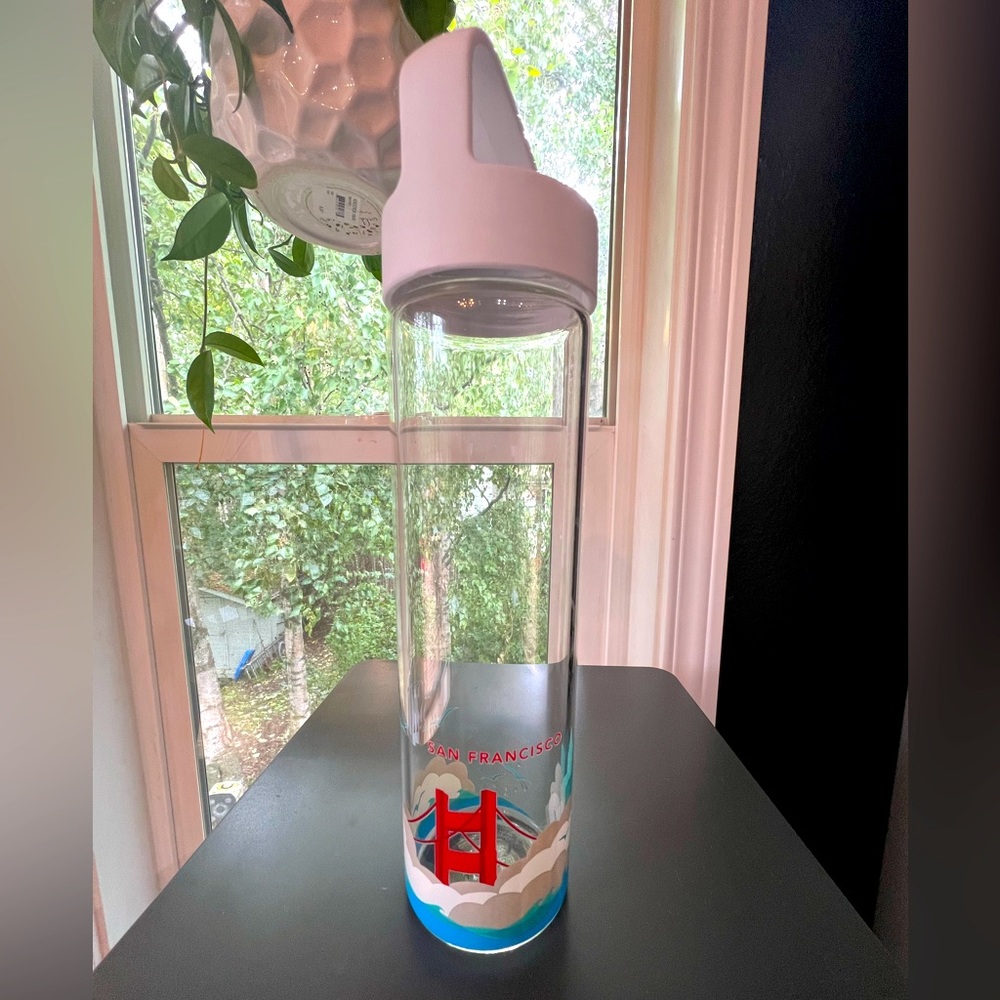 Starbucks San Francisco You Are Here Collection
Water Bottle